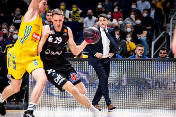 对于穆阿尼 对于穆阿尼