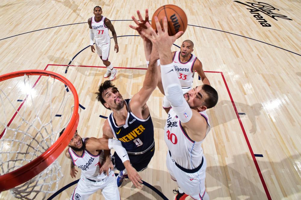 而太阳的三 而太阳的三